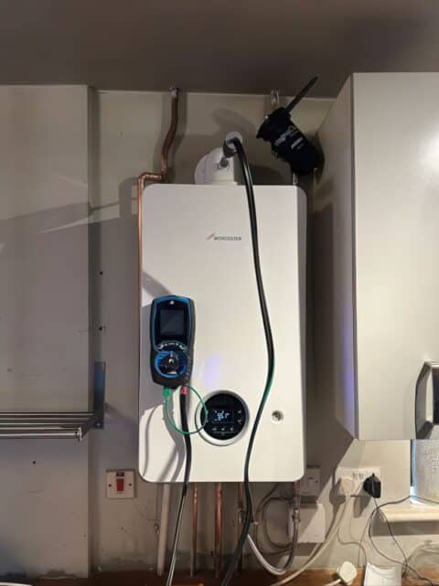 Worcester Combi Boiler Installation Lyv2