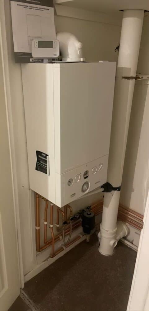 Combi Boiler In Airing Cubboard 1 Lyv2